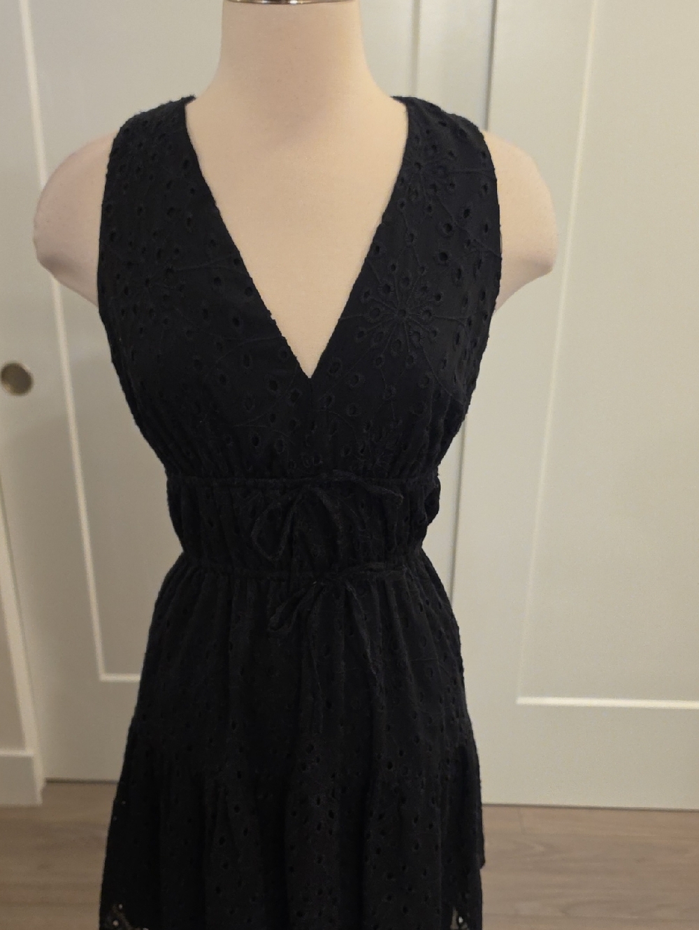 Adrianna by Adrianna Papell black Eyelet V-Neck Mini Dress size S new with tags